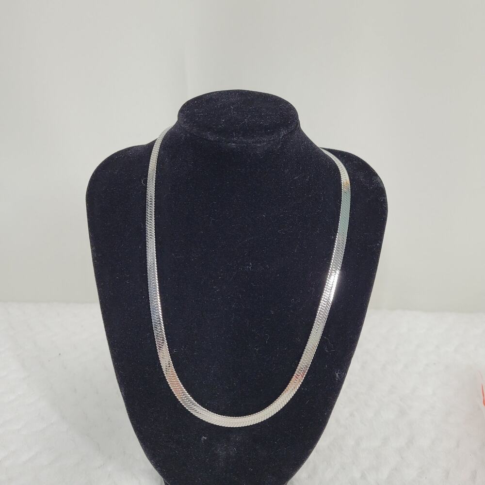 Jennifer Zeuner Allie Necklace Silver IP Plating